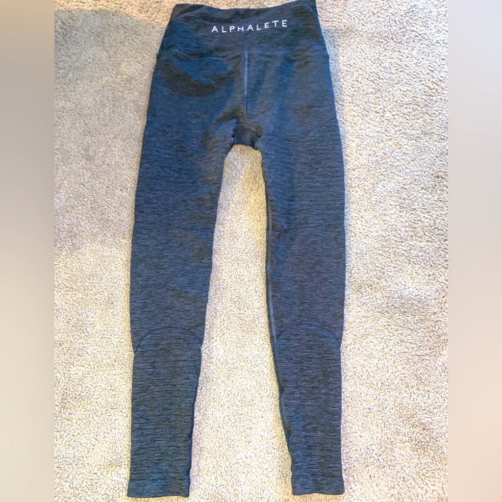 Alphalete Heathered Dark Grey Leggings, Small